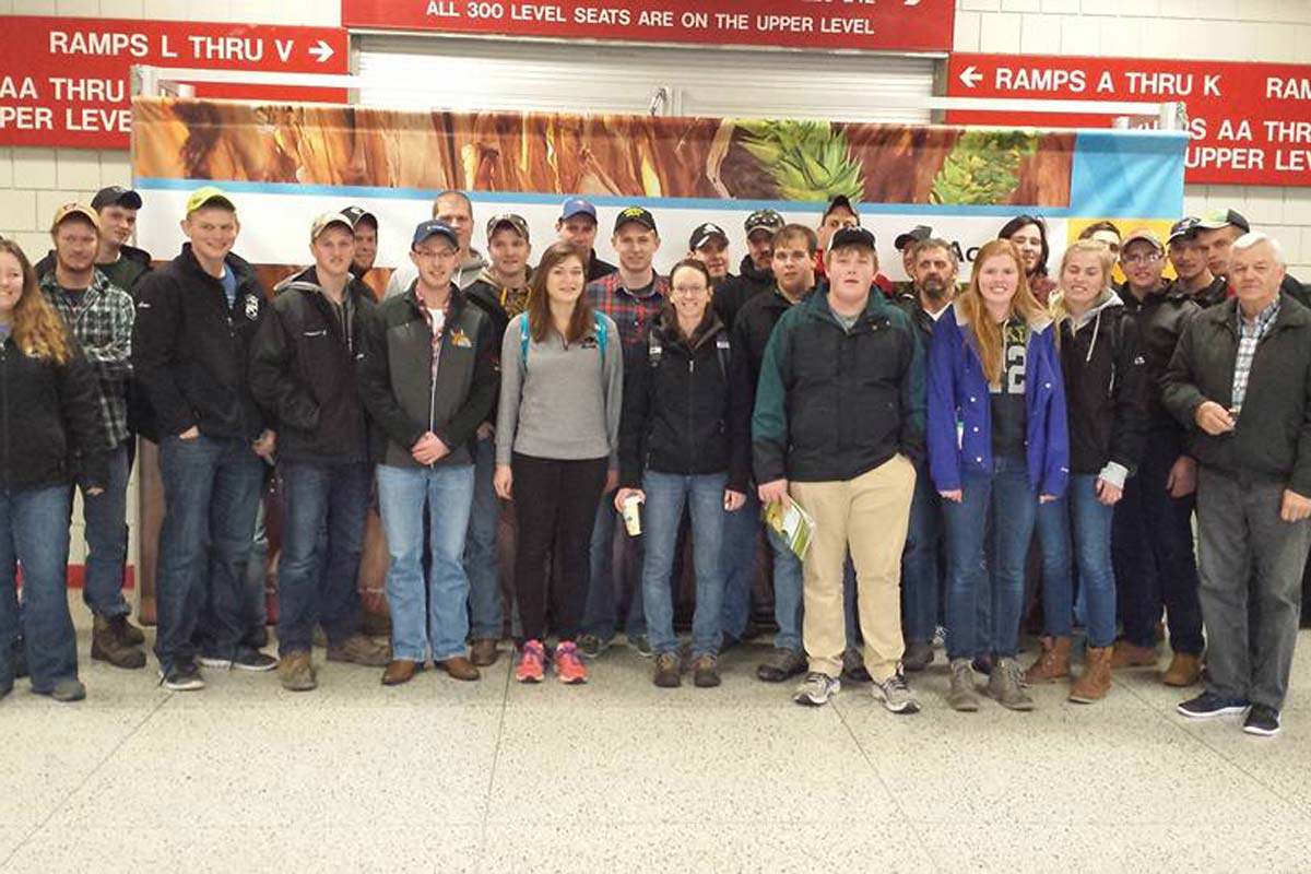 The Oxford County Junior Farmers ran a bus trip to the National Farm Machinery Show in Louisville, Kentucky from February 11th to 14th. Participants on the trip spent two days walking the largest indoor farm show in America, covering 1.2 million square feet.